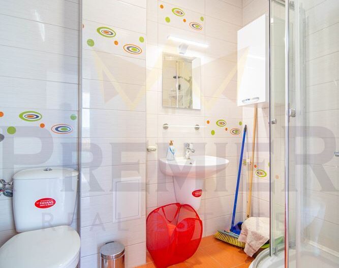 Самостоятелна едноетажна къща тип близнак с двор в затворен комплекс с морска панорама до с. Кранево -  - снимка 11 - Имоти Премиер