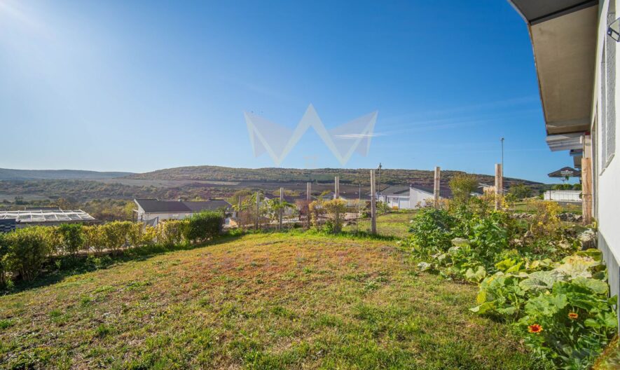 Самостоятелна едноетажна къща тип близнак с двор в затворен комплекс с морска панорама до с. Кранево -  - снимка 16 - Имоти Премиер