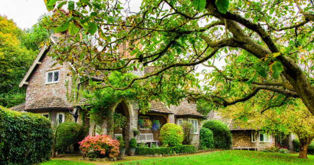 Селски къщи и активното търсене през лятото: какво привлича купувачите?