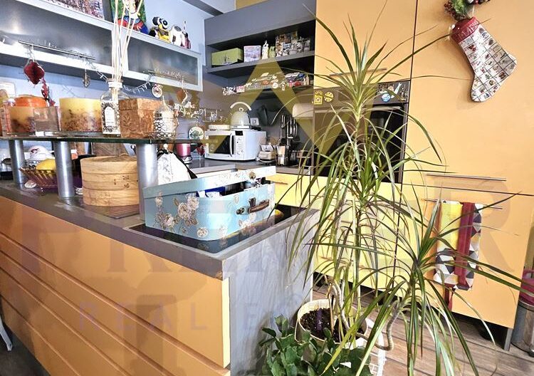 Стилен двустаен апартамент в Център -  - снимка 11 - Имоти Премиер