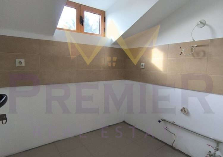 Триетажна къща м-т Ален Мак - - снимка 16 - Имоти Премиер