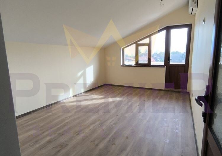 Триетажна къща м-т Ален Мак - - снимка 7 - Имоти Премиер