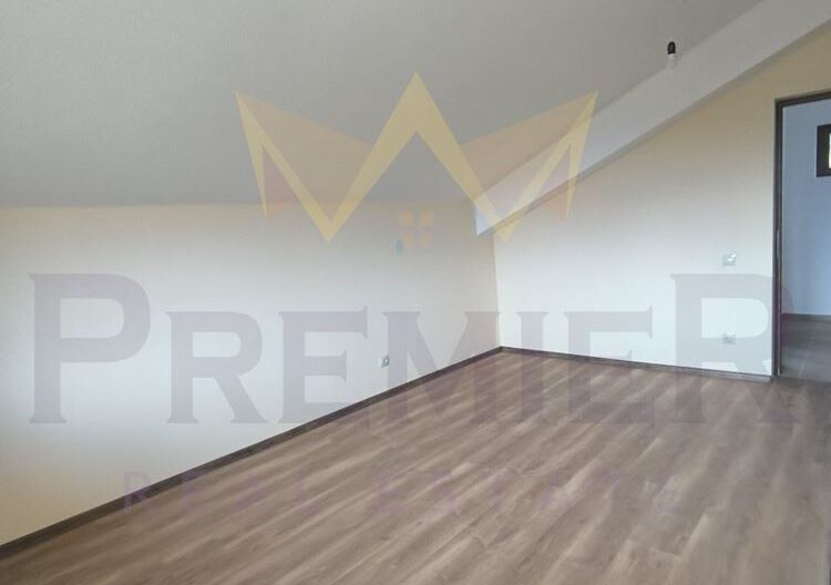 Триетажна къща м-т Манастирски рид -  - снимка 8 - Имоти Премиер