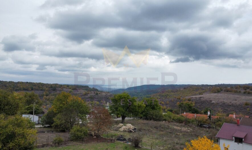 Триетажна къща с двор и горска панорама в с. Климентово -  - снимка 7 - Имоти Премиер