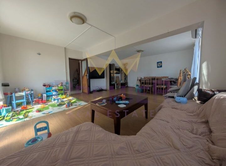 Триетажна къща село Звездица - - снимка 3 - Имоти Премиер