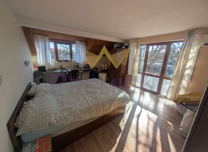 Триетажна къща село Звездица - - снимка 4 - Имоти Премиер