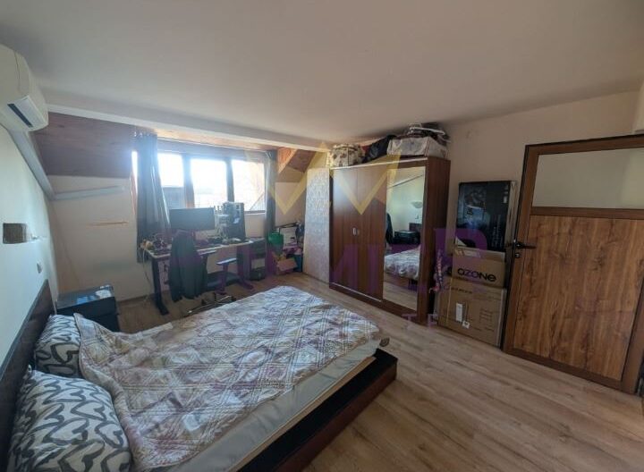 Триетажна къща село Звездица - - снимка 5 - Имоти Премиер