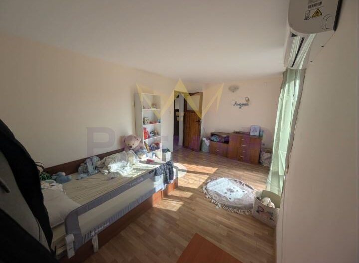 Триетажна къща село Звездица - - снимка 6 - Имоти Премиер