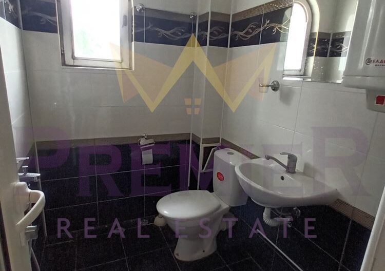 Триетажна къща село Звездица - - снимка 9 - Имоти Премиер