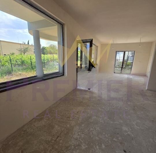 Триетажна къща в с. Равна гора - - снимка 4 - Имоти Премиер