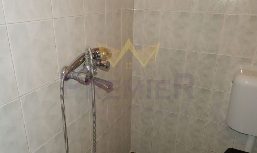 ТРИСТАЕН АПАРТАМЕНТ КОЛХОЗЕН ПАЗАР - - снимка 9 - Имоти Премиер