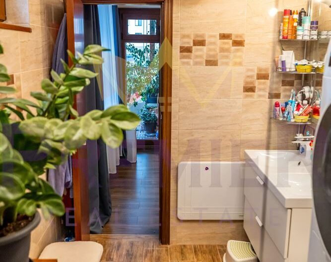 Тристаен апартамент, кв Виница - - снимка 21 - Имоти Премиер