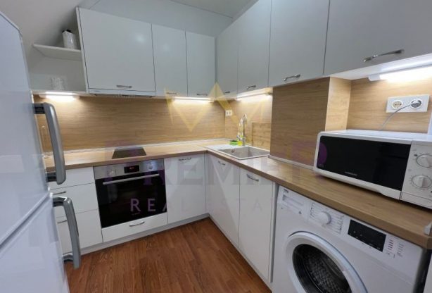 Агенция за недвижими имоти - Имоти Премиер - имот - 999366, Цена: 869.1964 EUR
