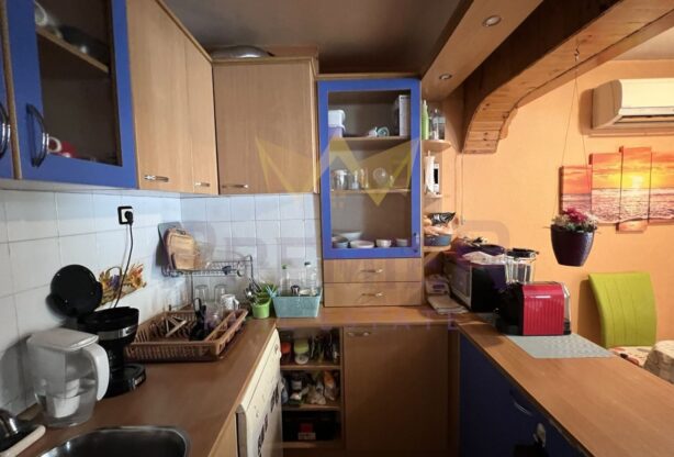 Агенция за недвижими имоти - Имоти Премиер - имот - 1050916, Цена: 500 EUR