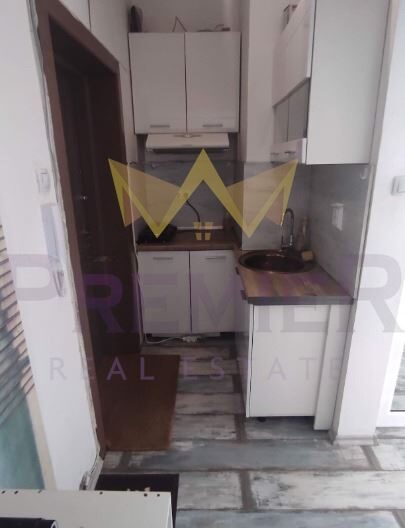 Тристаен апартамент в кв. Яворов - - снимка 9 - Имоти Премиер