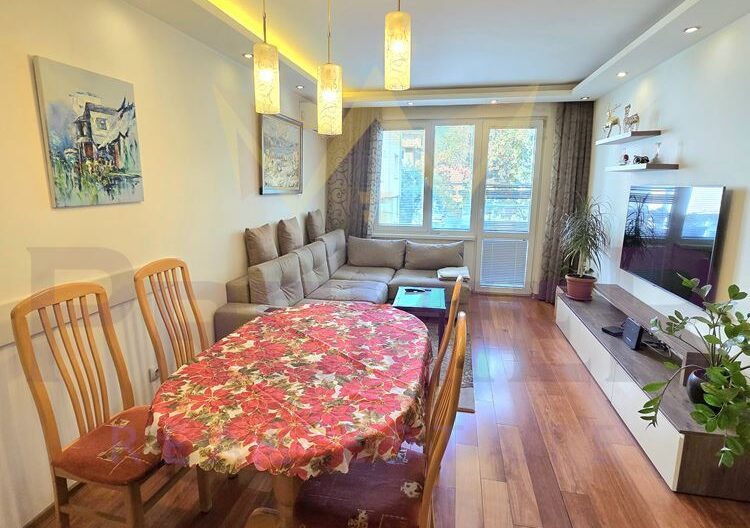 Тристаен апартамент в Центъра - - снимка 3 - Имоти Премиер