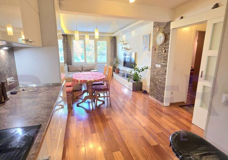 Тристаен апартамент в Центъра - - снимка 5 - Имоти Премиер