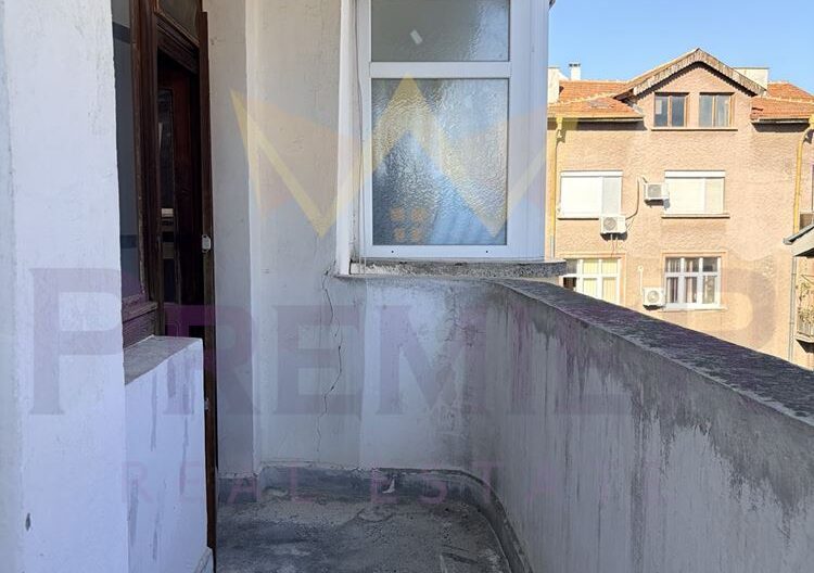 Тристаен апартамент в центъра на Бургас - - снимка 8 - Имоти Премиер