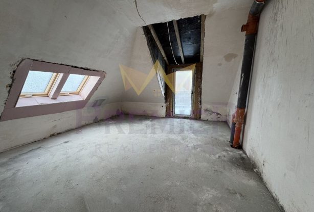 Агенция за недвижими имоти - Имоти Премиер - имот - 995803, Цена: 233950 EUR