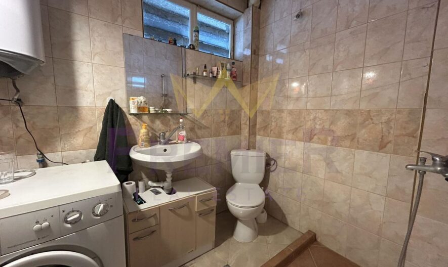 Тухлен апартамент на среден етаж кв. Чайка -  - снимка 12 - Имоти Премиер