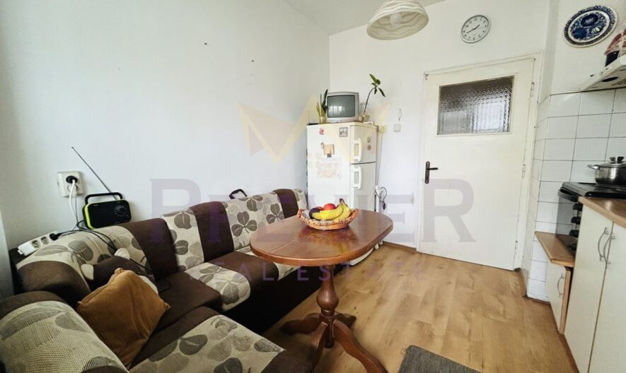 Тухлен апартамент на среден етаж кв. Чайка -  - снимка 3 - Имоти Премиер