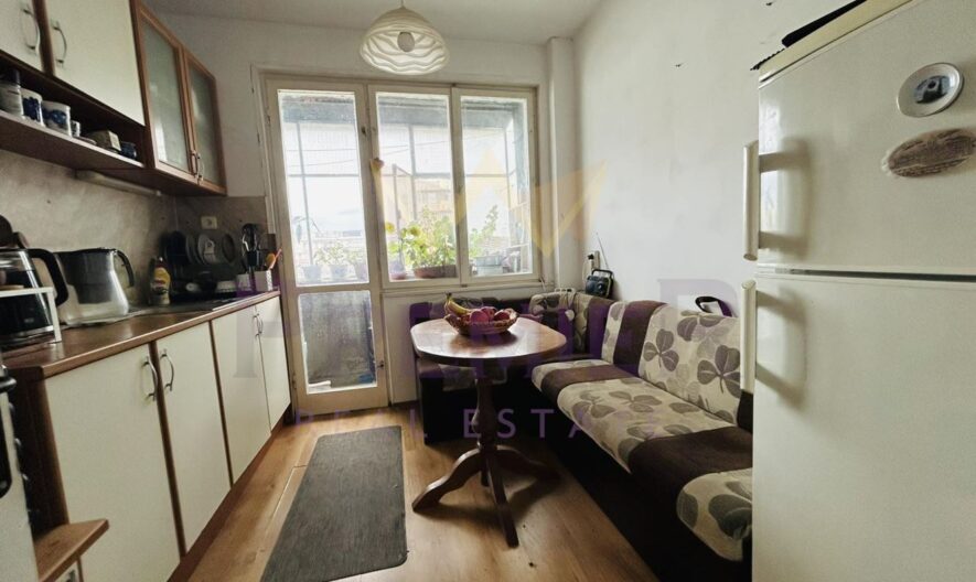 Тухлен апартамент на среден етаж кв. Чайка -  - снимка 9 - Имоти Премиер