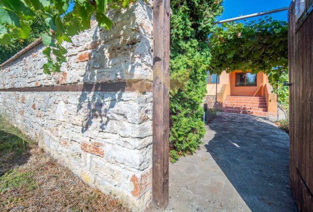 Агенция за недвижими имоти - Имоти Премиер - имот - 987773, Цена: 131800 EUR