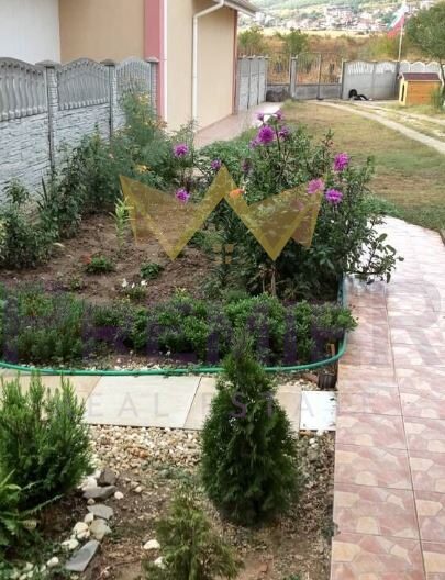 Уютна двуетажна къща в Кошарица - - снимка 6 - Имоти Премиер