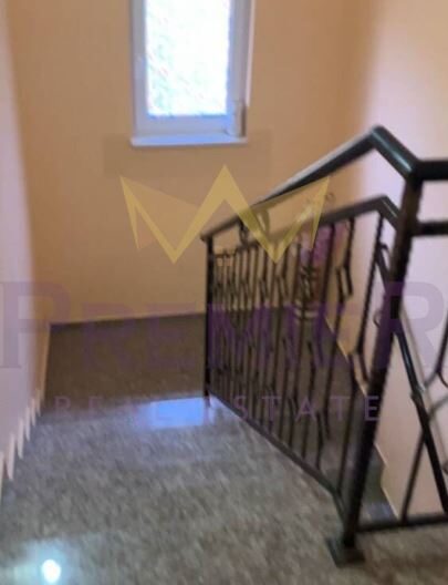 Уютна двуетажна къща в Кошарица - - снимка 8 - Имоти Премиер