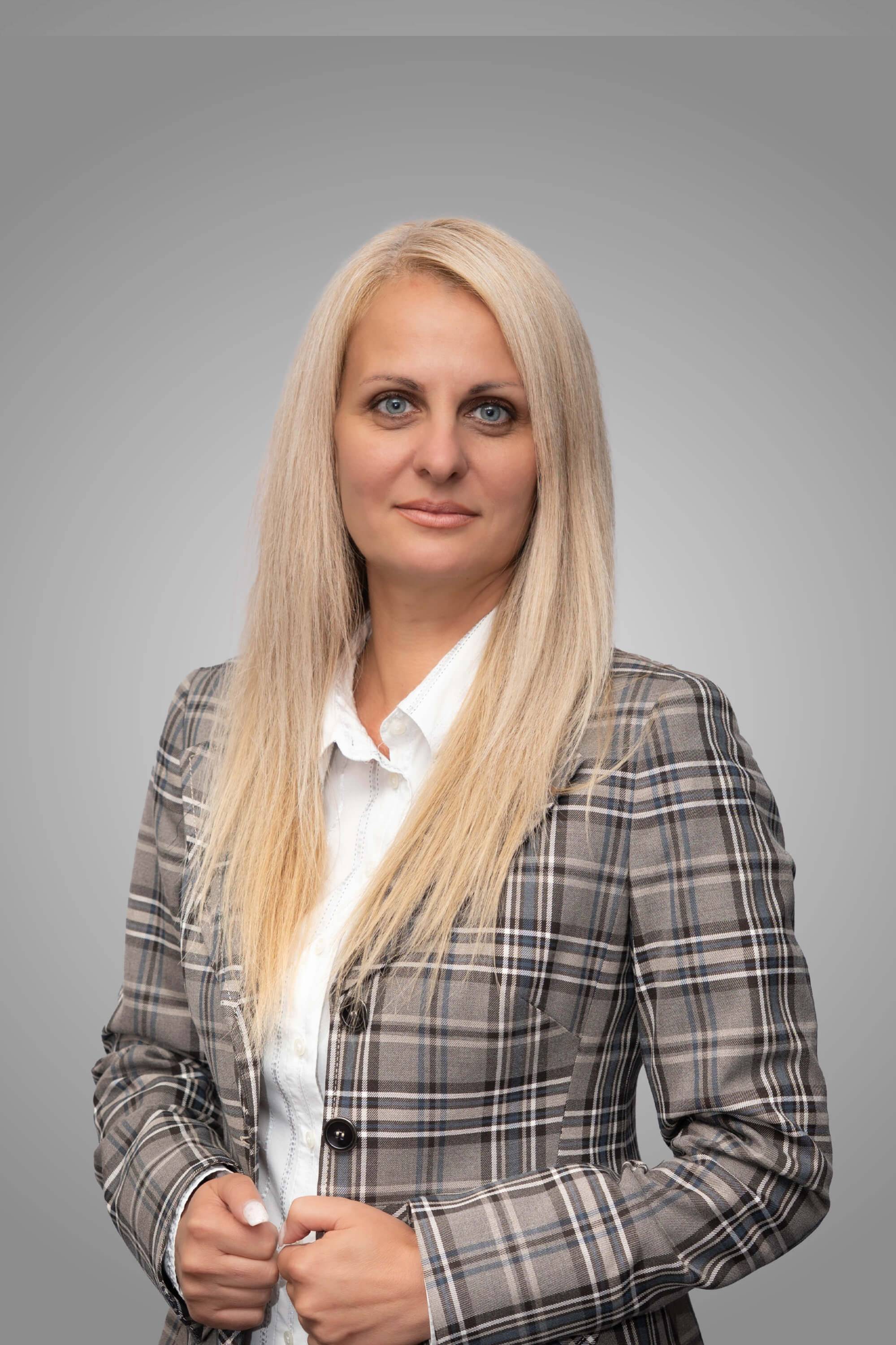 Валерия Петрова - ИМОТИ ПРЕМИЕР - Агенция за недвижими имоти